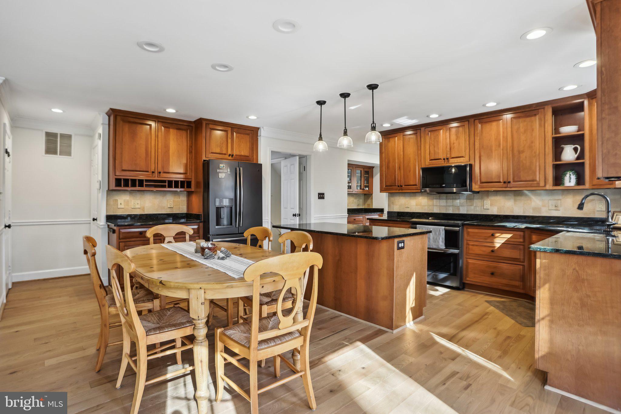 711 HUNTSMAN PLACE