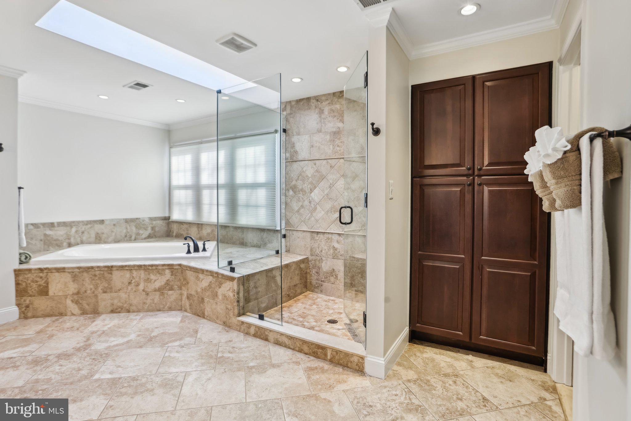 711 HUNTSMAN PLACE