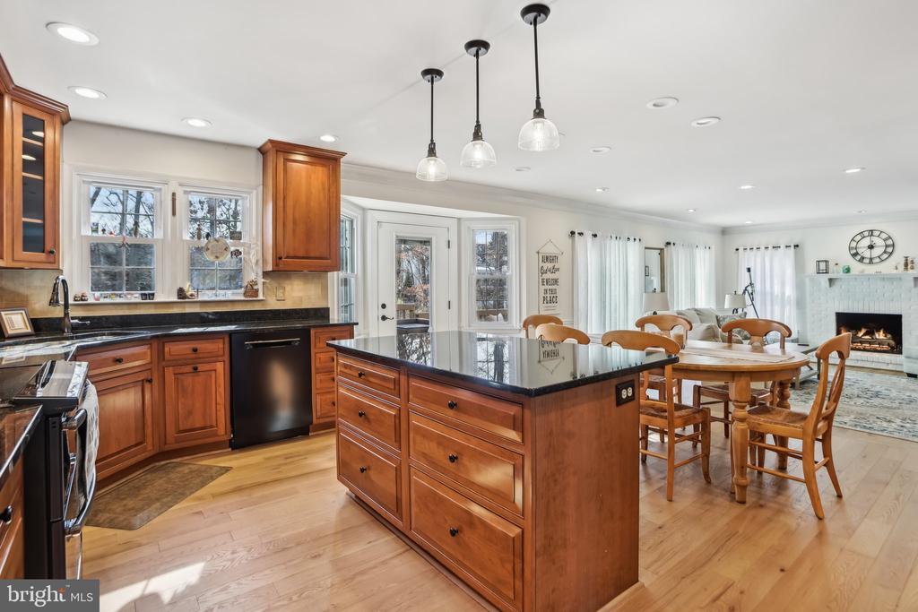 711 HUNTSMAN PLACE