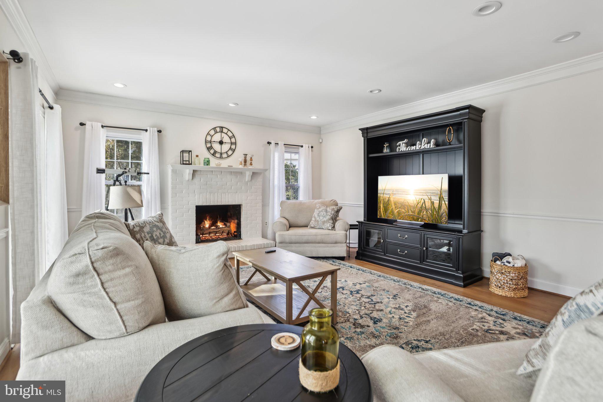 711 HUNTSMAN PLACE