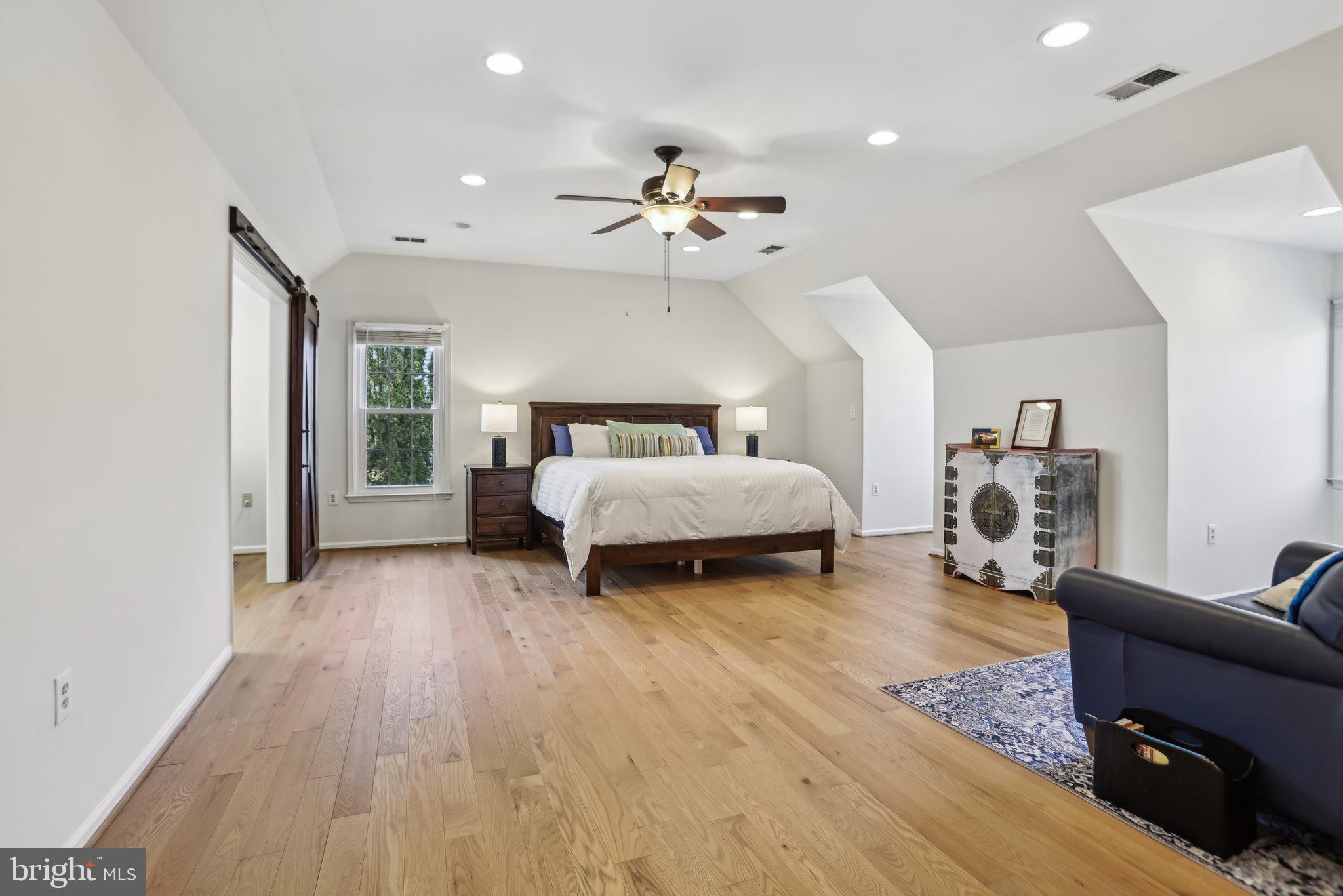 711 HUNTSMAN PLACE