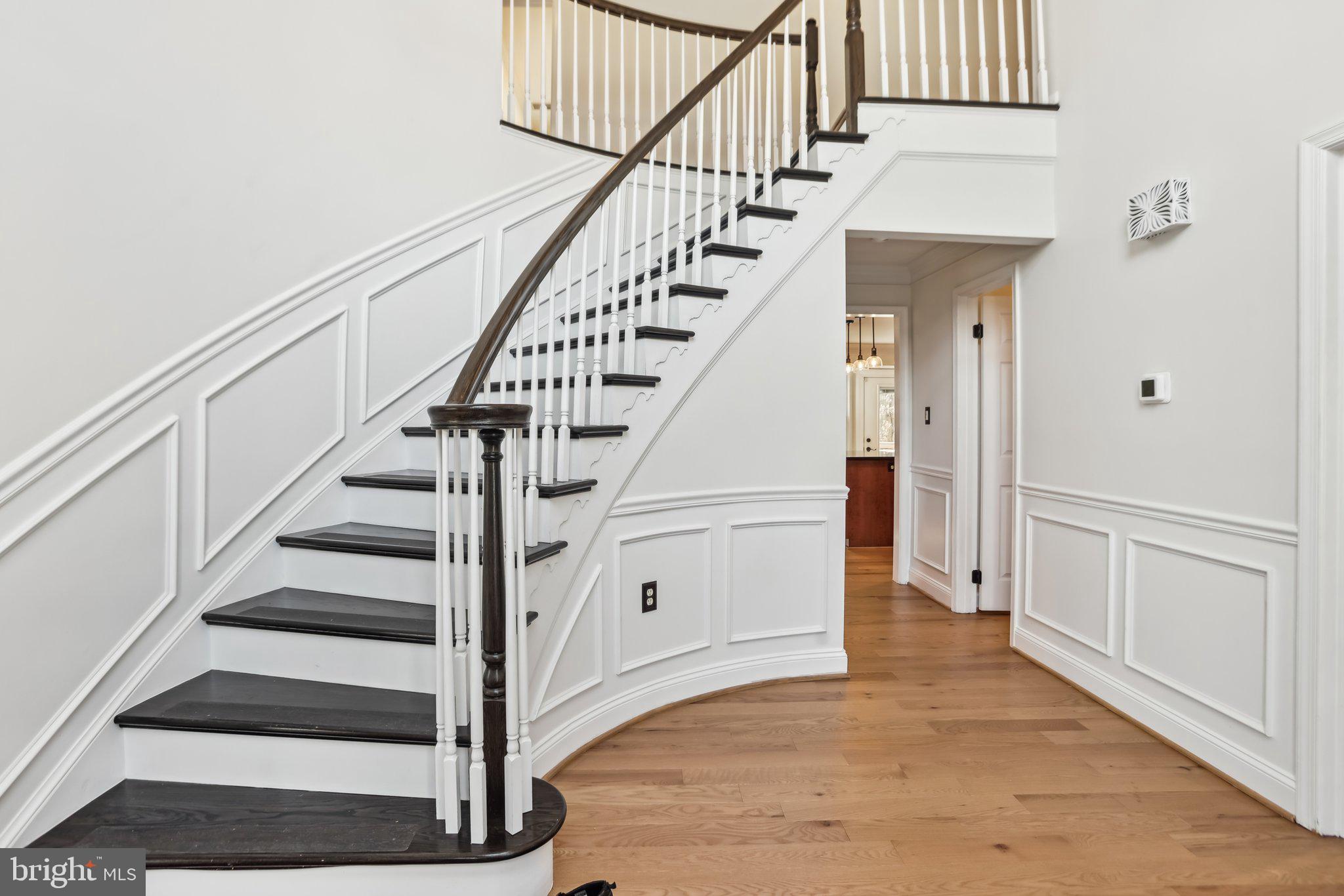711 HUNTSMAN PLACE