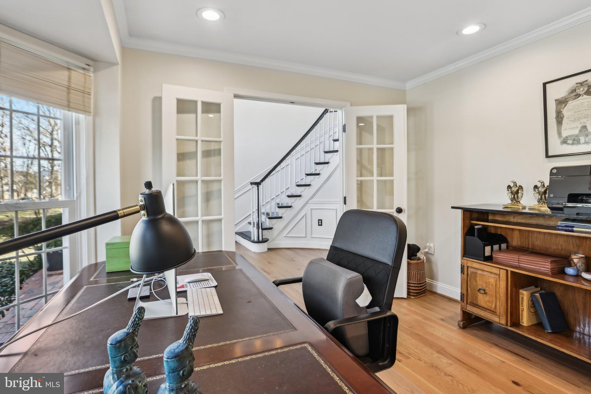 711 HUNTSMAN PLACE