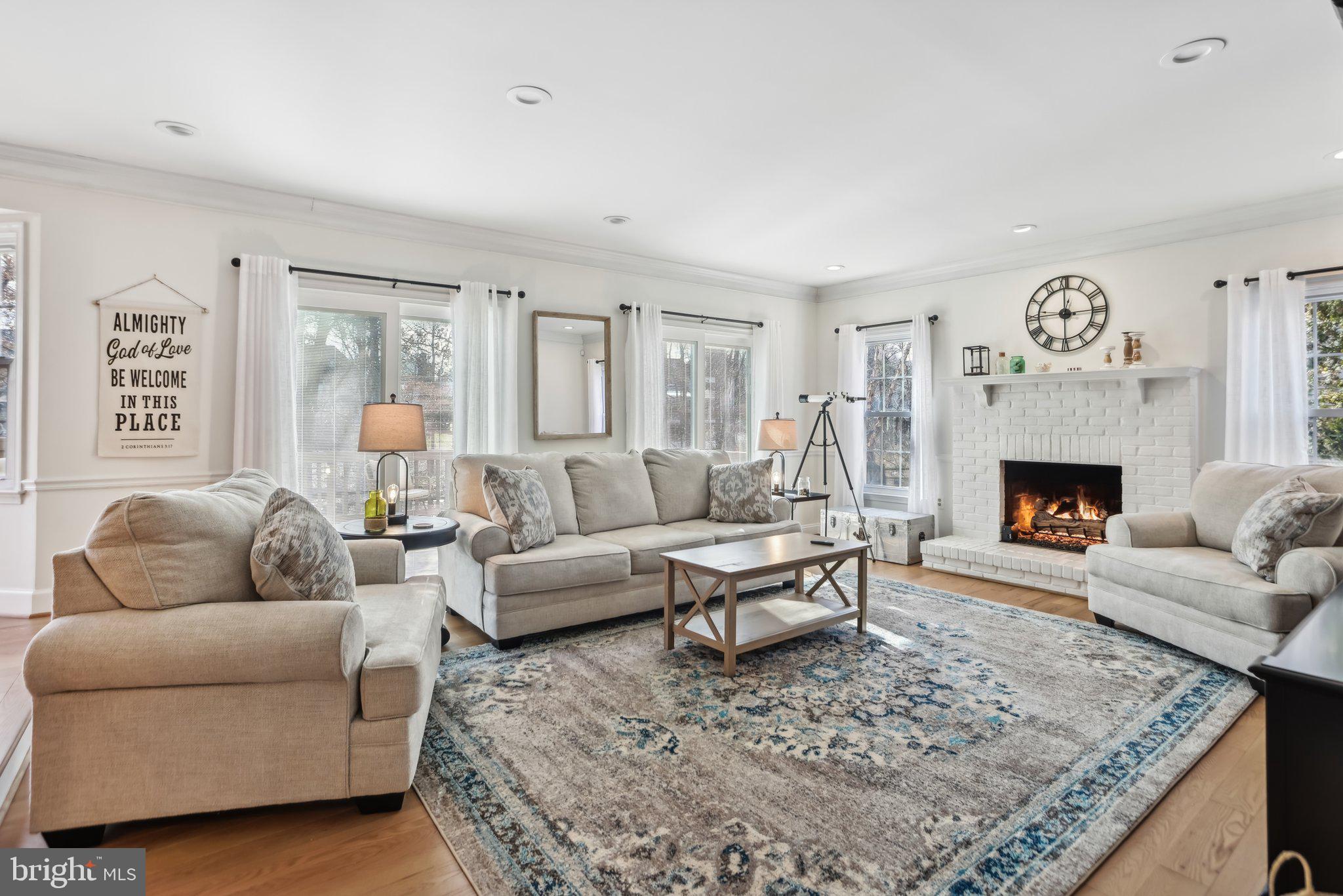 711 HUNTSMAN PLACE