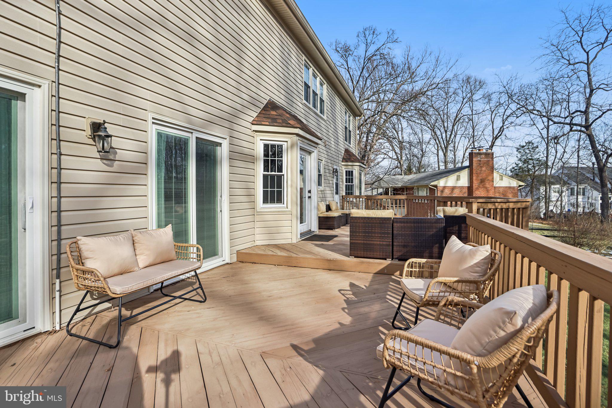 711 HUNTSMAN PLACE