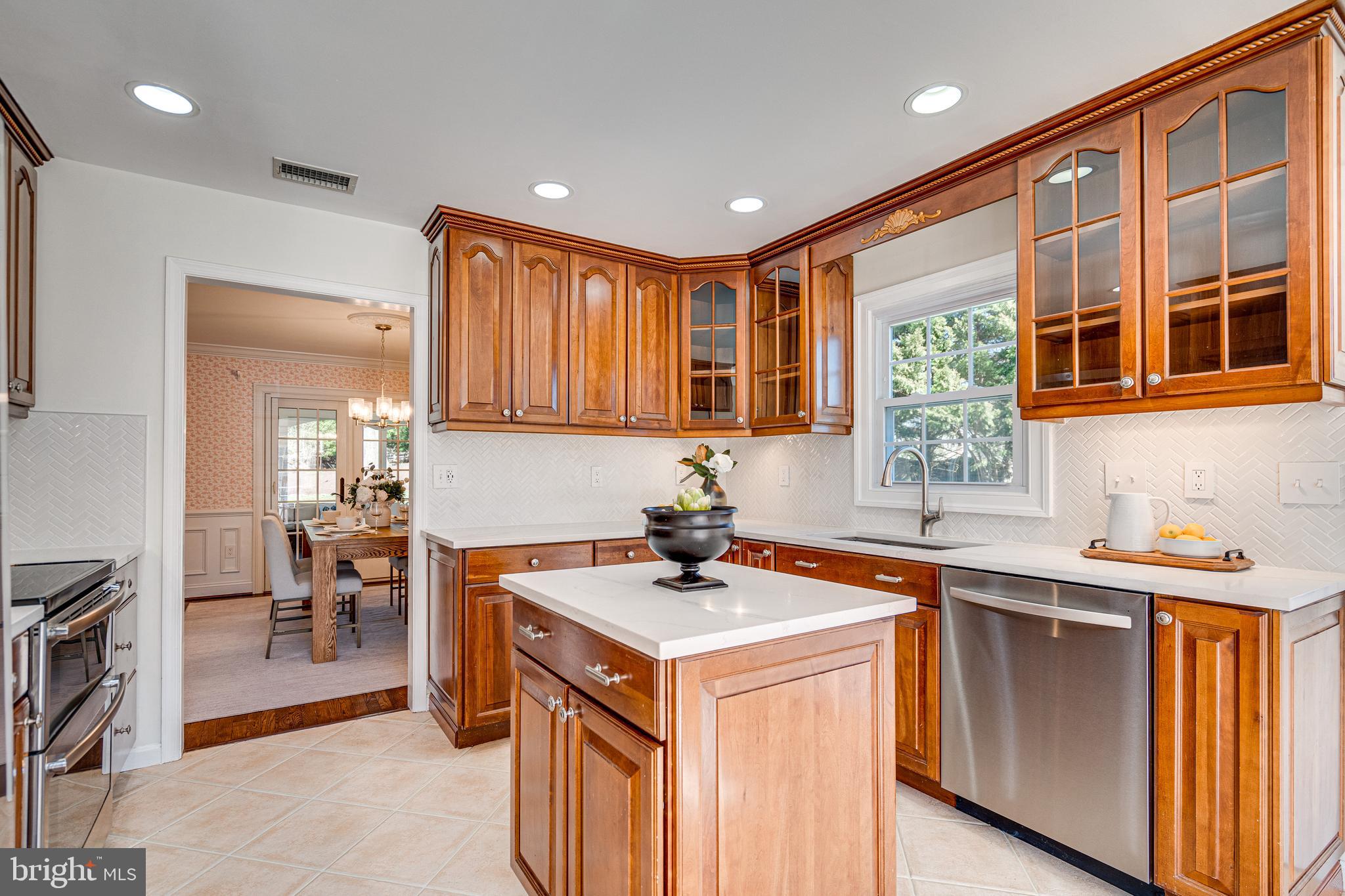 1819 ABBEY OAK DRIVE