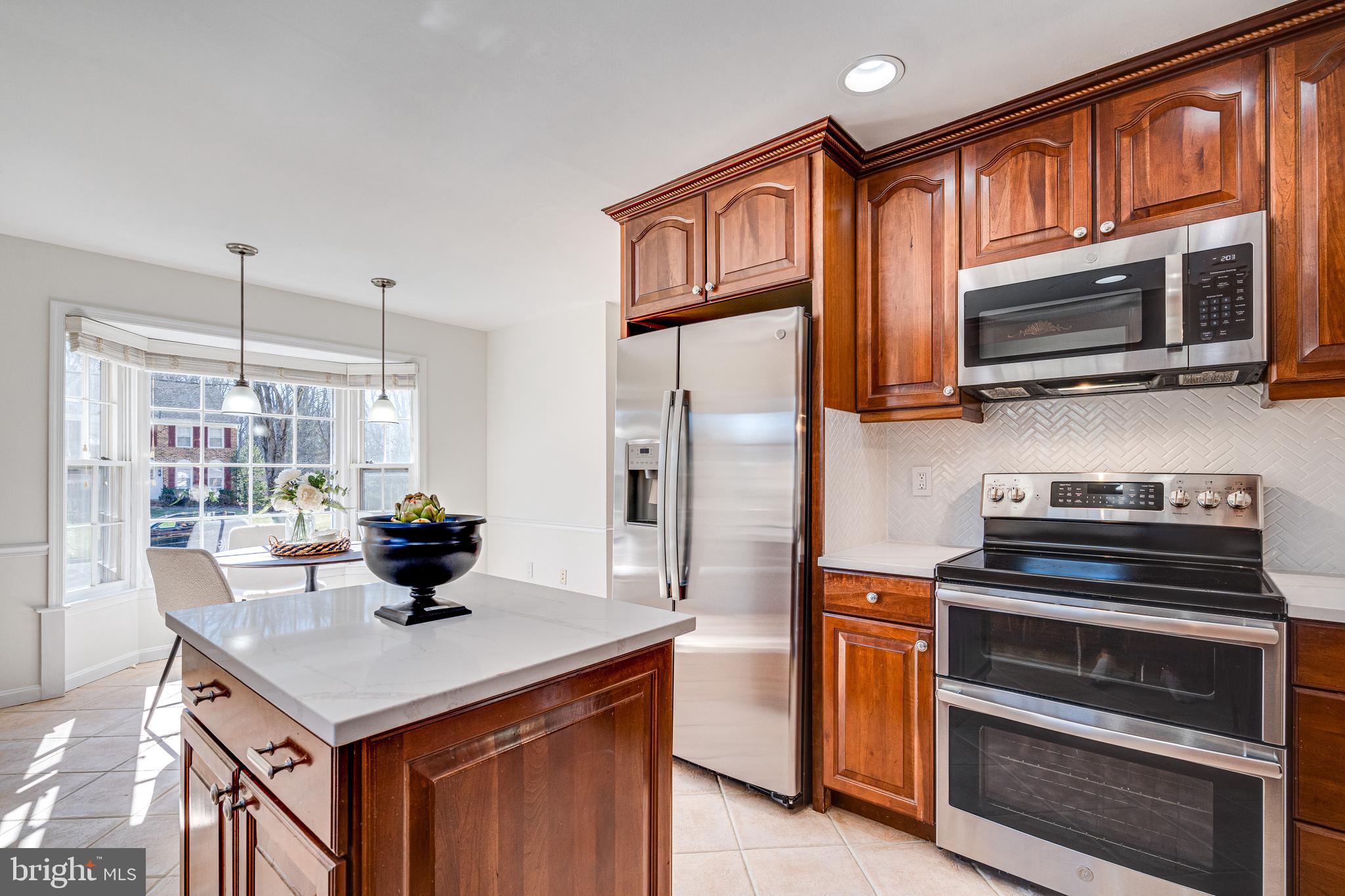 1819 ABBEY OAK DRIVE
