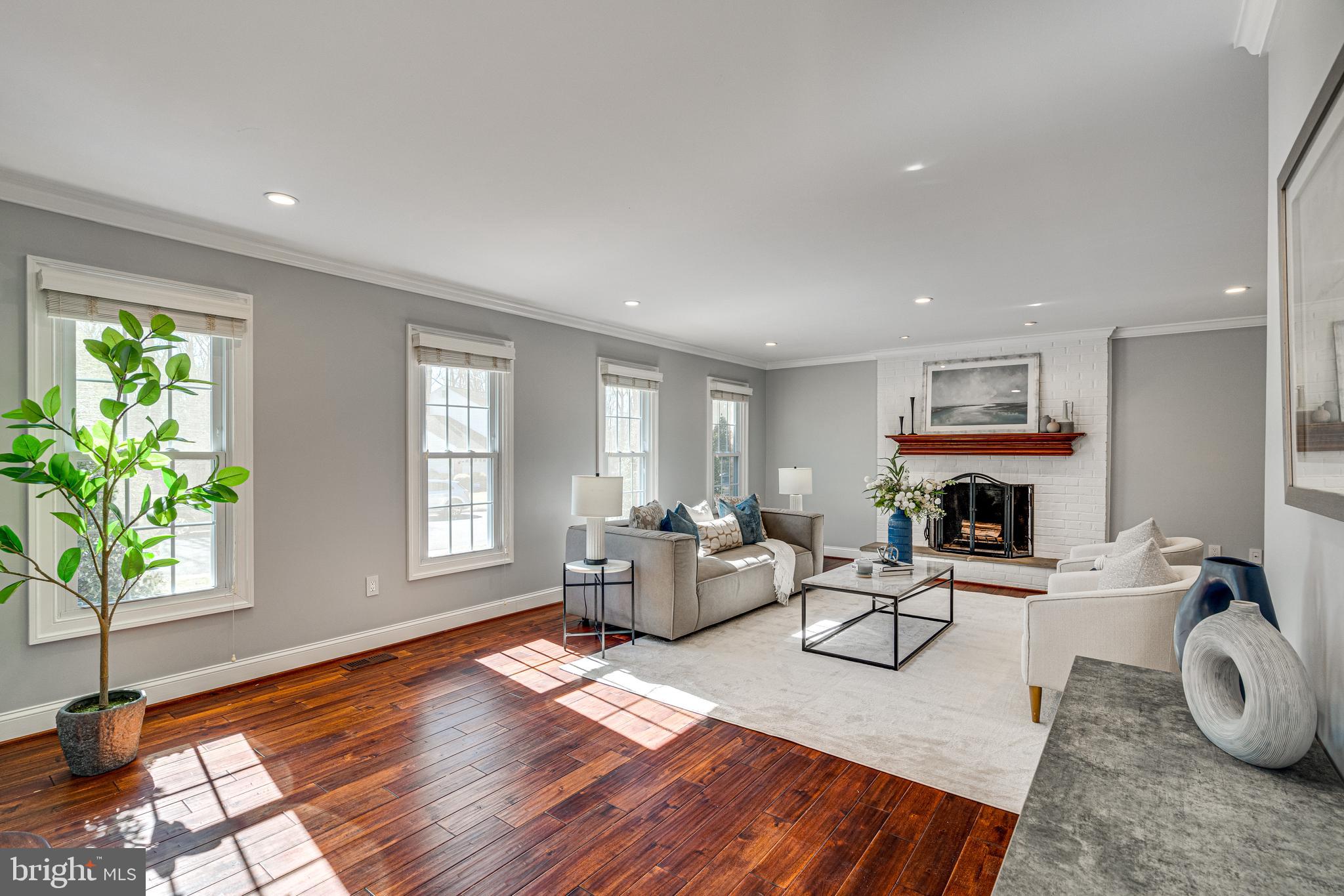 1819 ABBEY OAK DRIVE