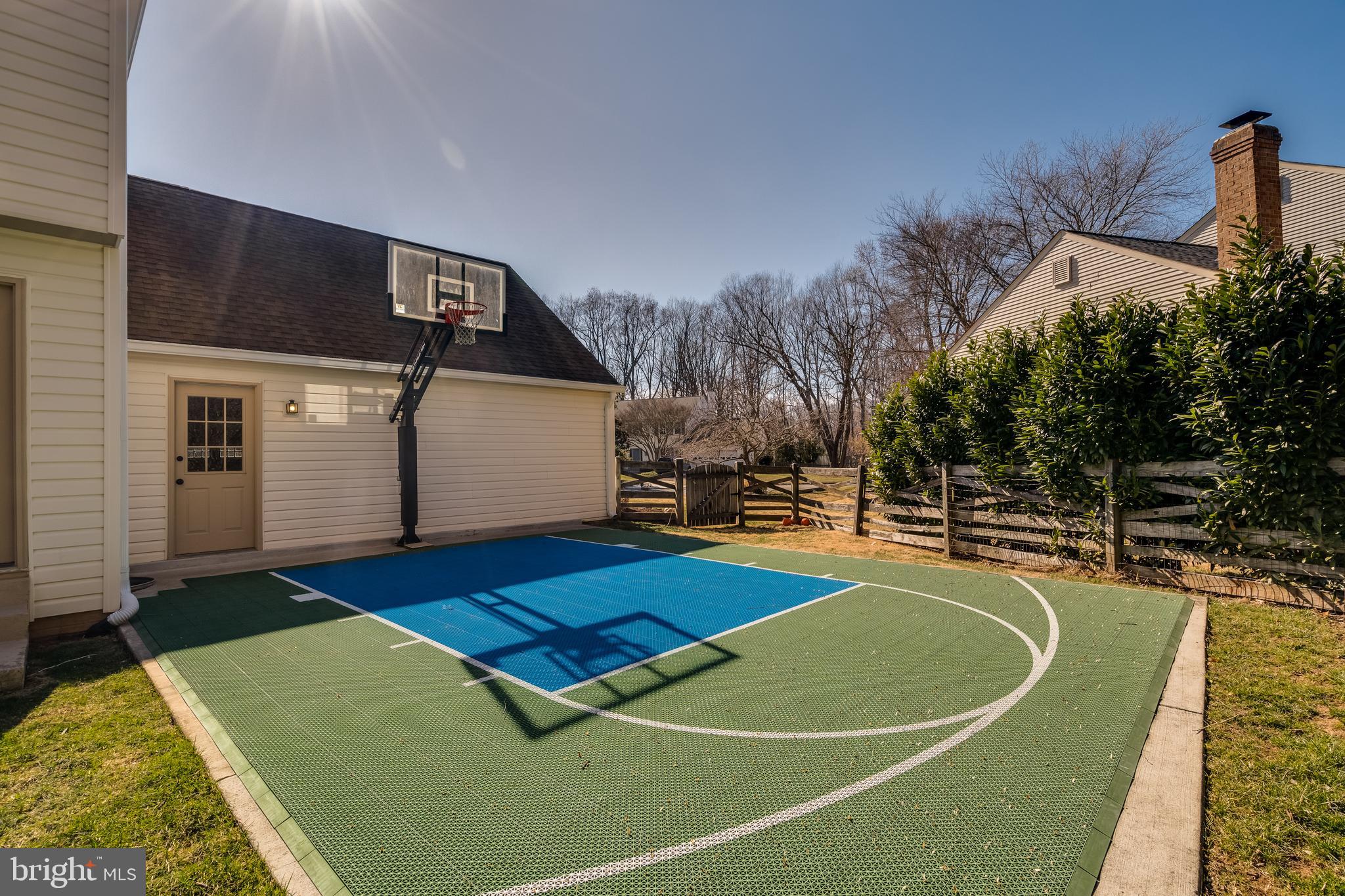 1819 ABBEY OAK DRIVE