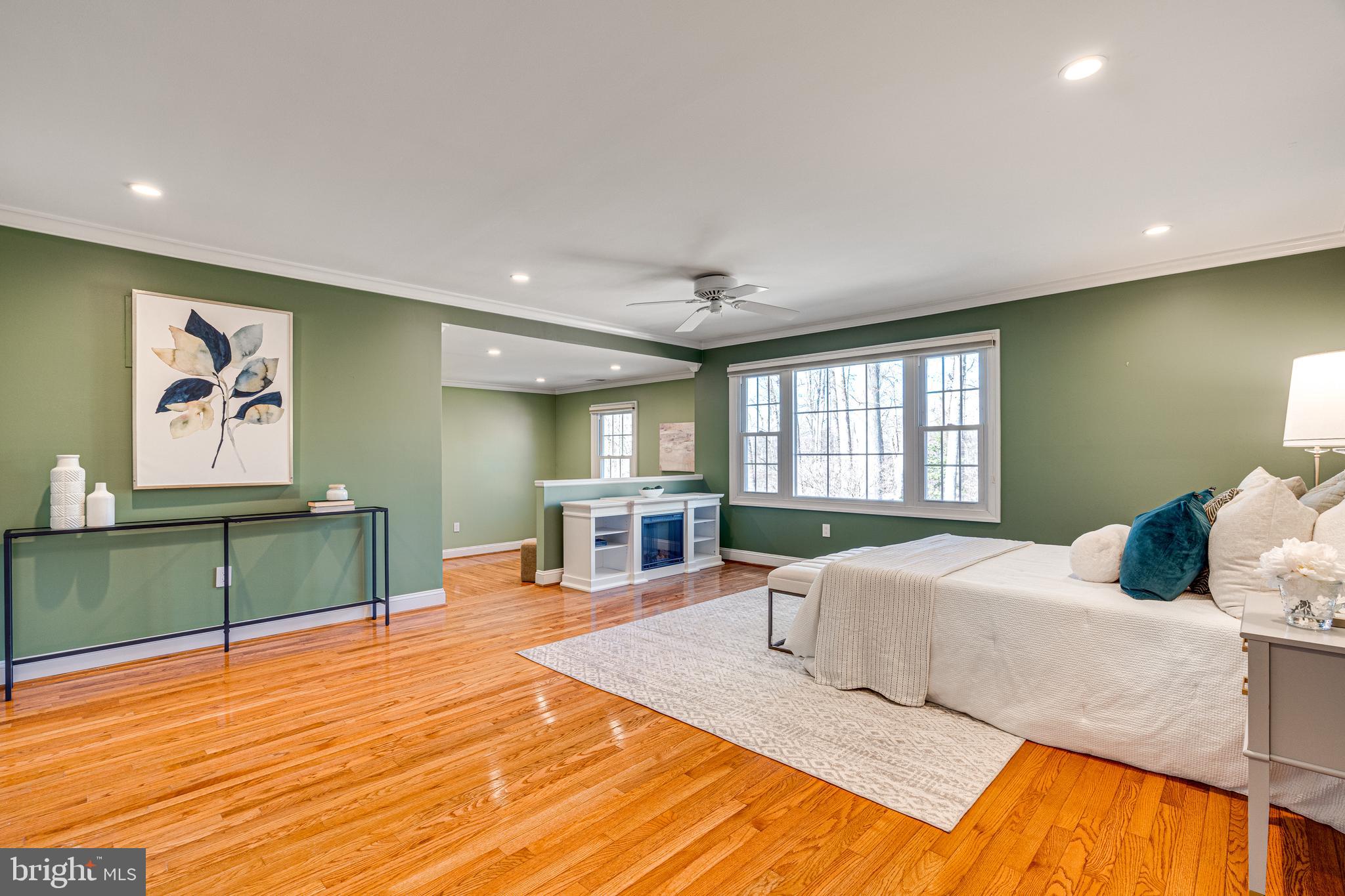 1819 ABBEY OAK DRIVE