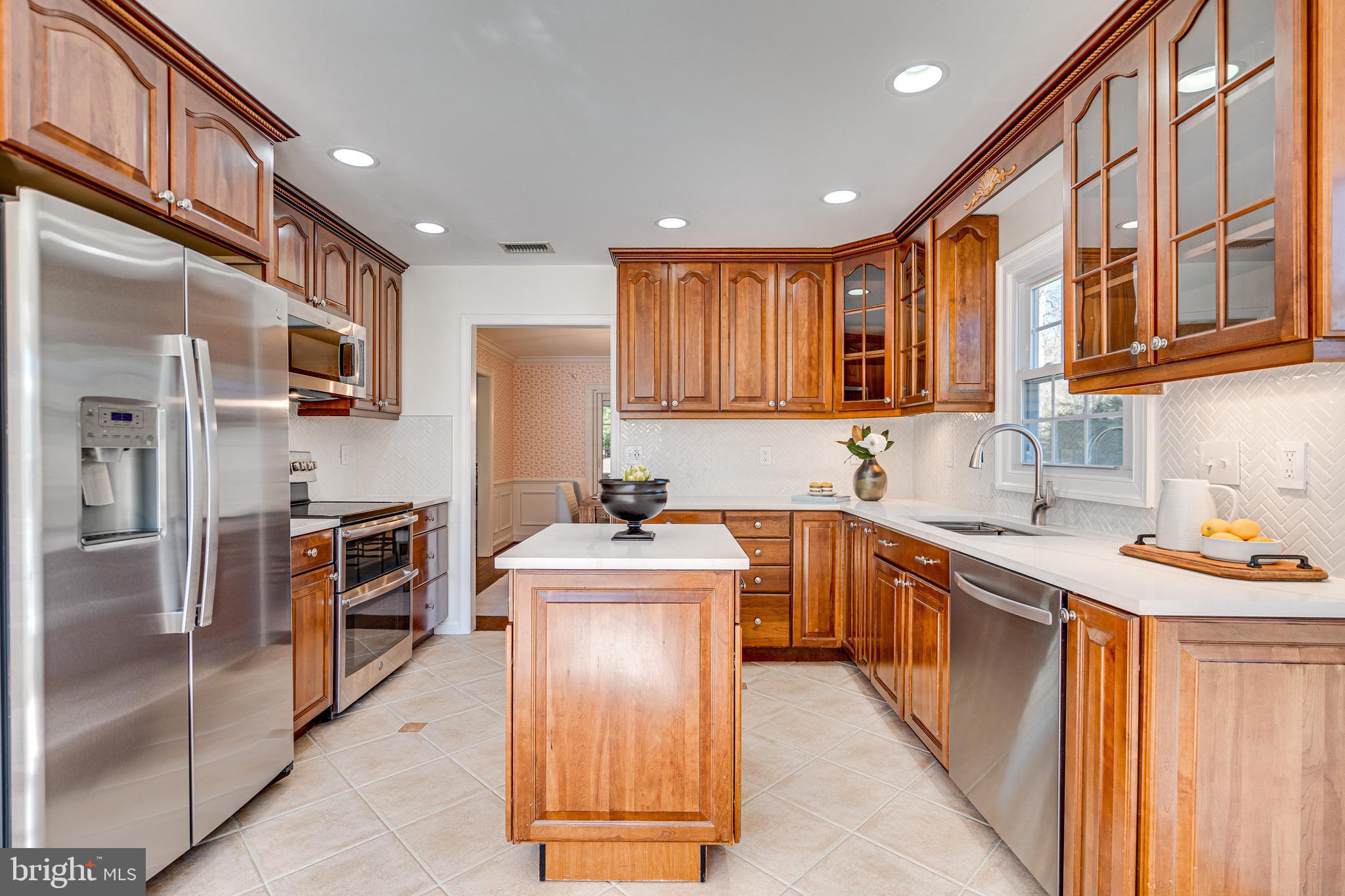 1819 ABBEY OAK DRIVE