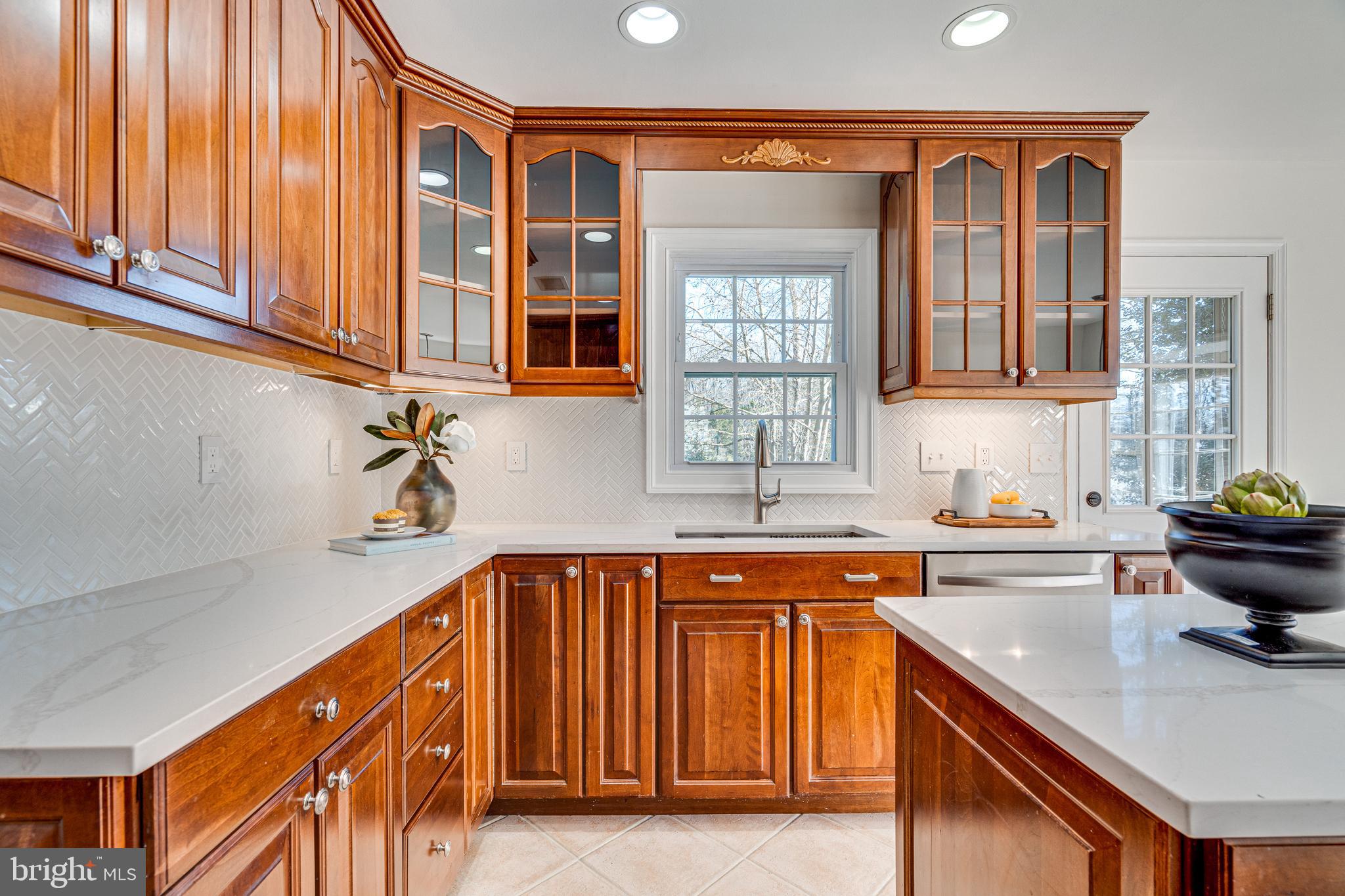 1819 ABBEY OAK DRIVE