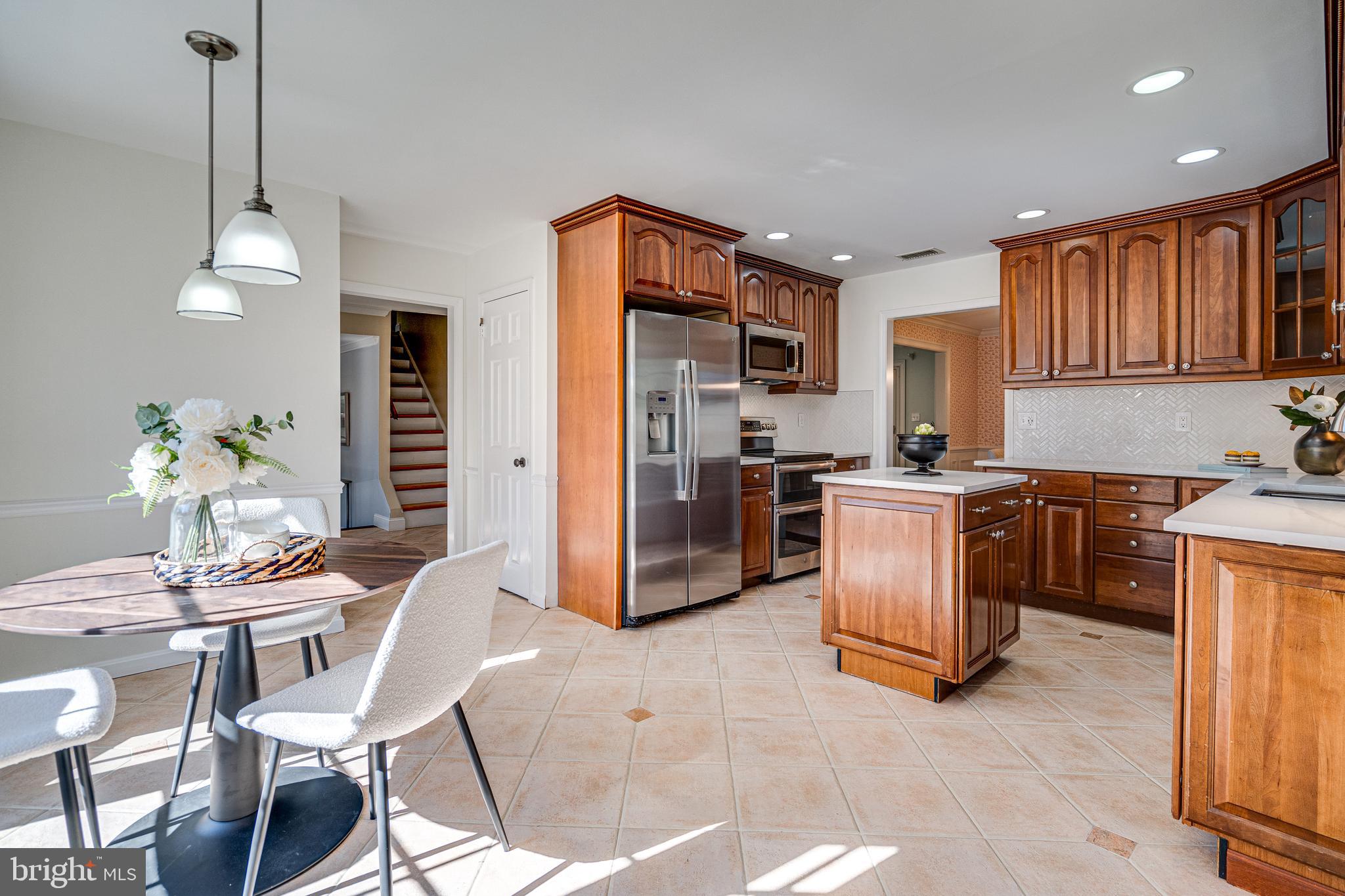 1819 ABBEY OAK DRIVE