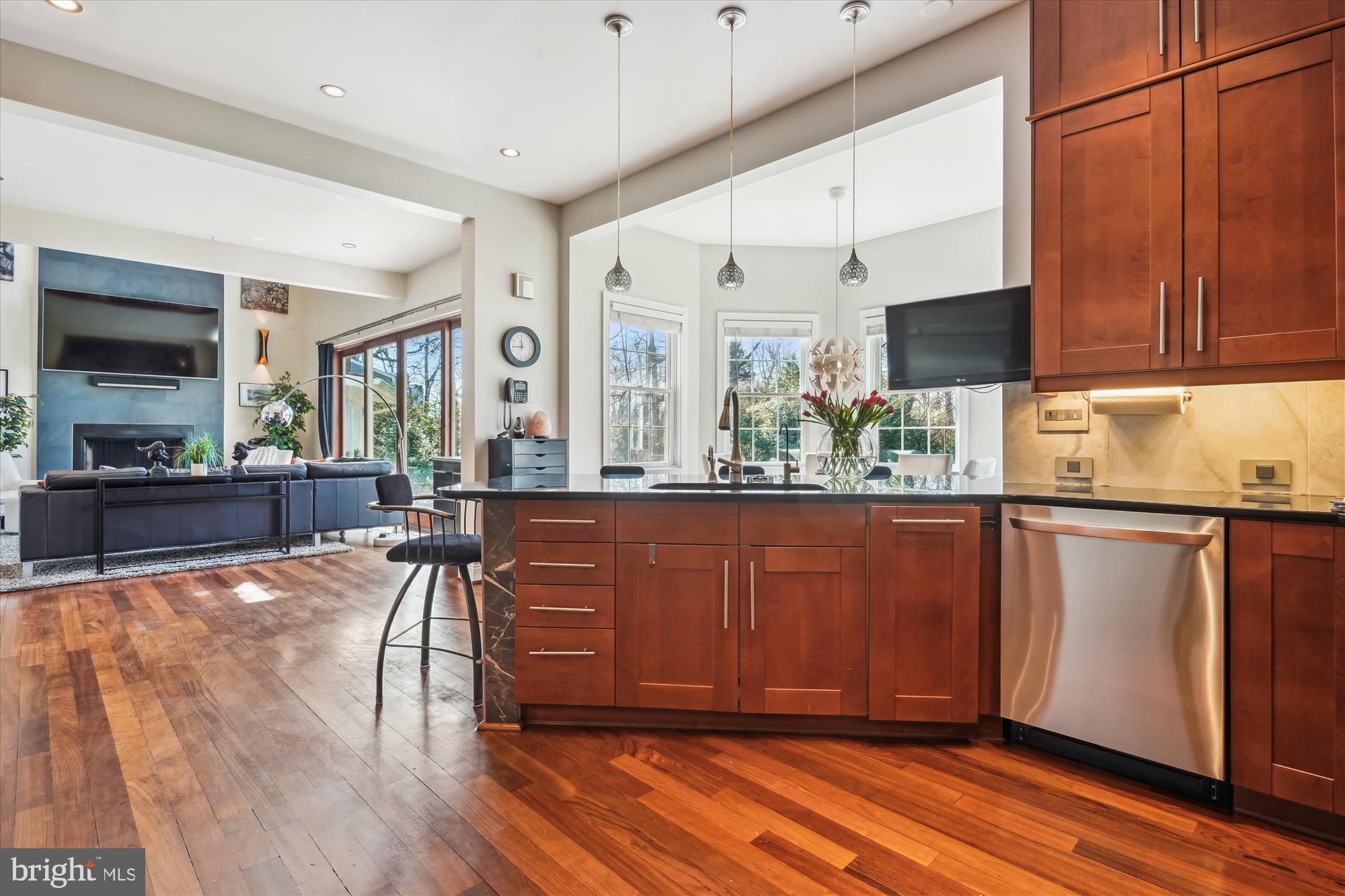 1212 SHENANDOAH ROAD