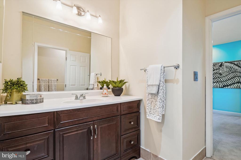 1212 SHENANDOAH ROAD