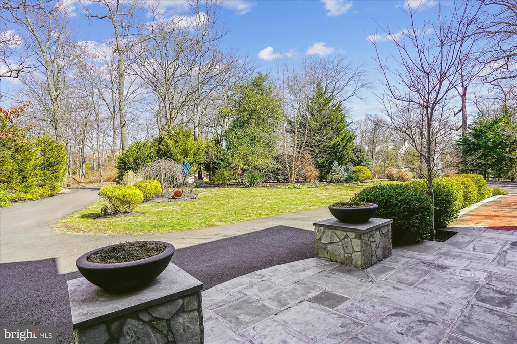 1212 SHENANDOAH ROAD