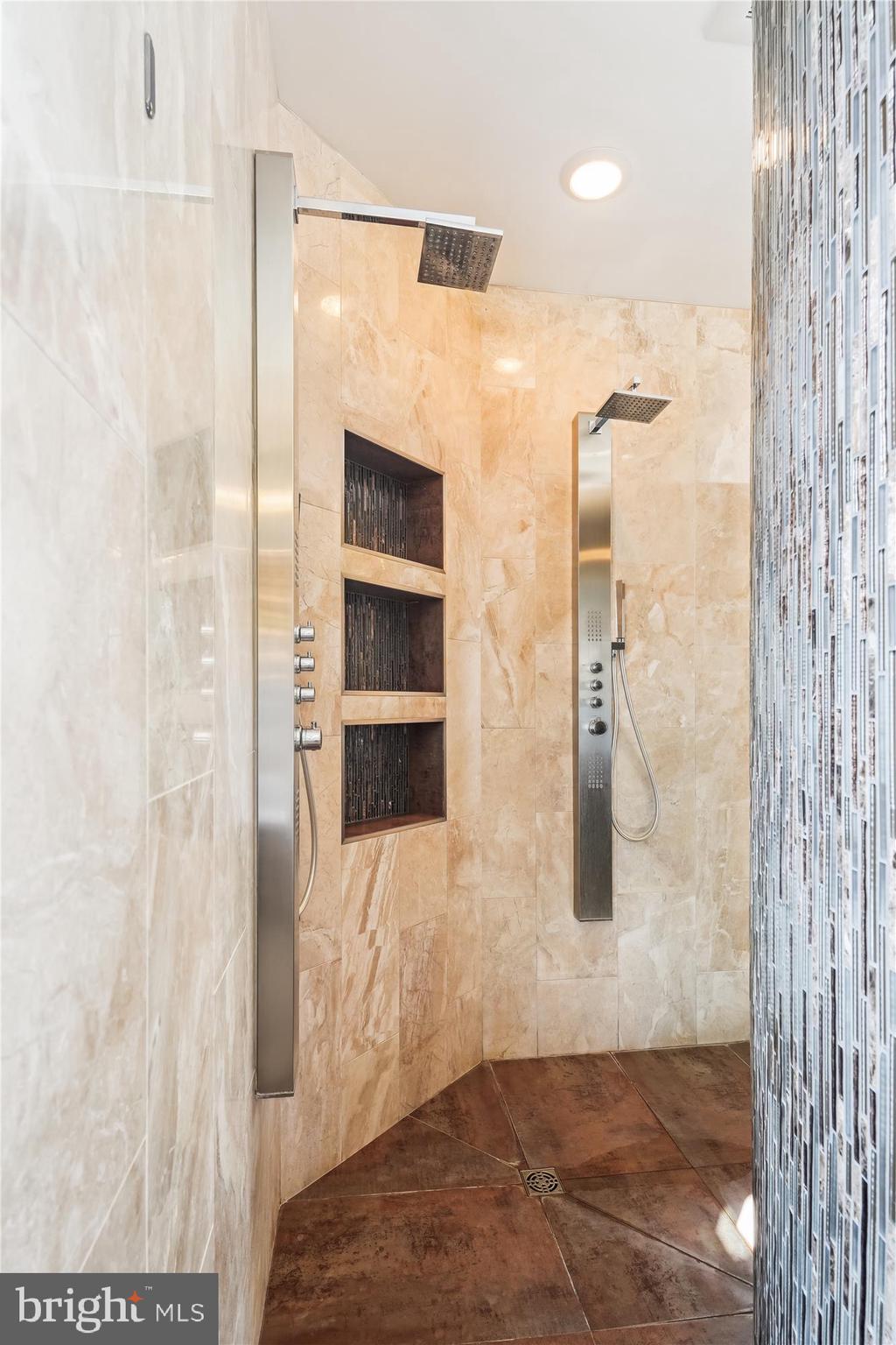 1212 SHENANDOAH ROAD