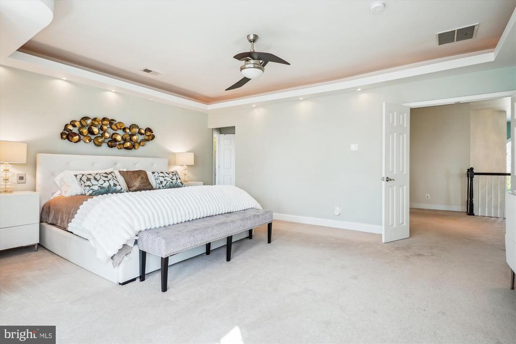 1212 SHENANDOAH ROAD