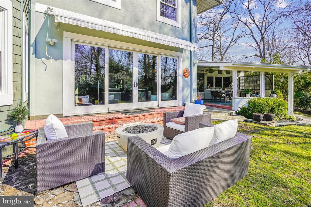 1212 SHENANDOAH ROAD