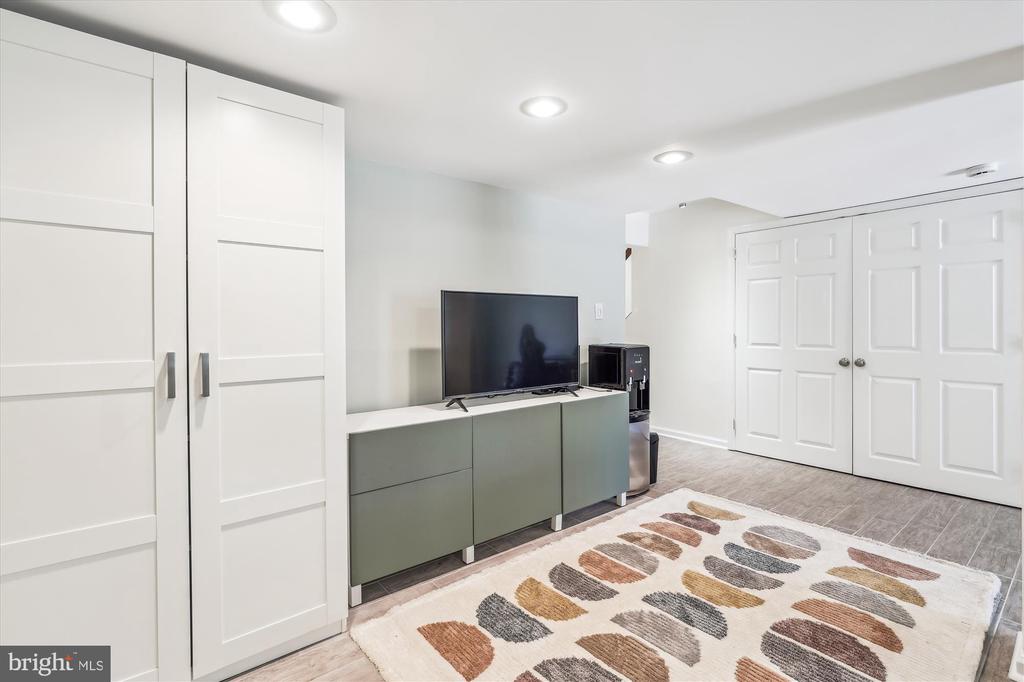 4323 GYPSY COURT