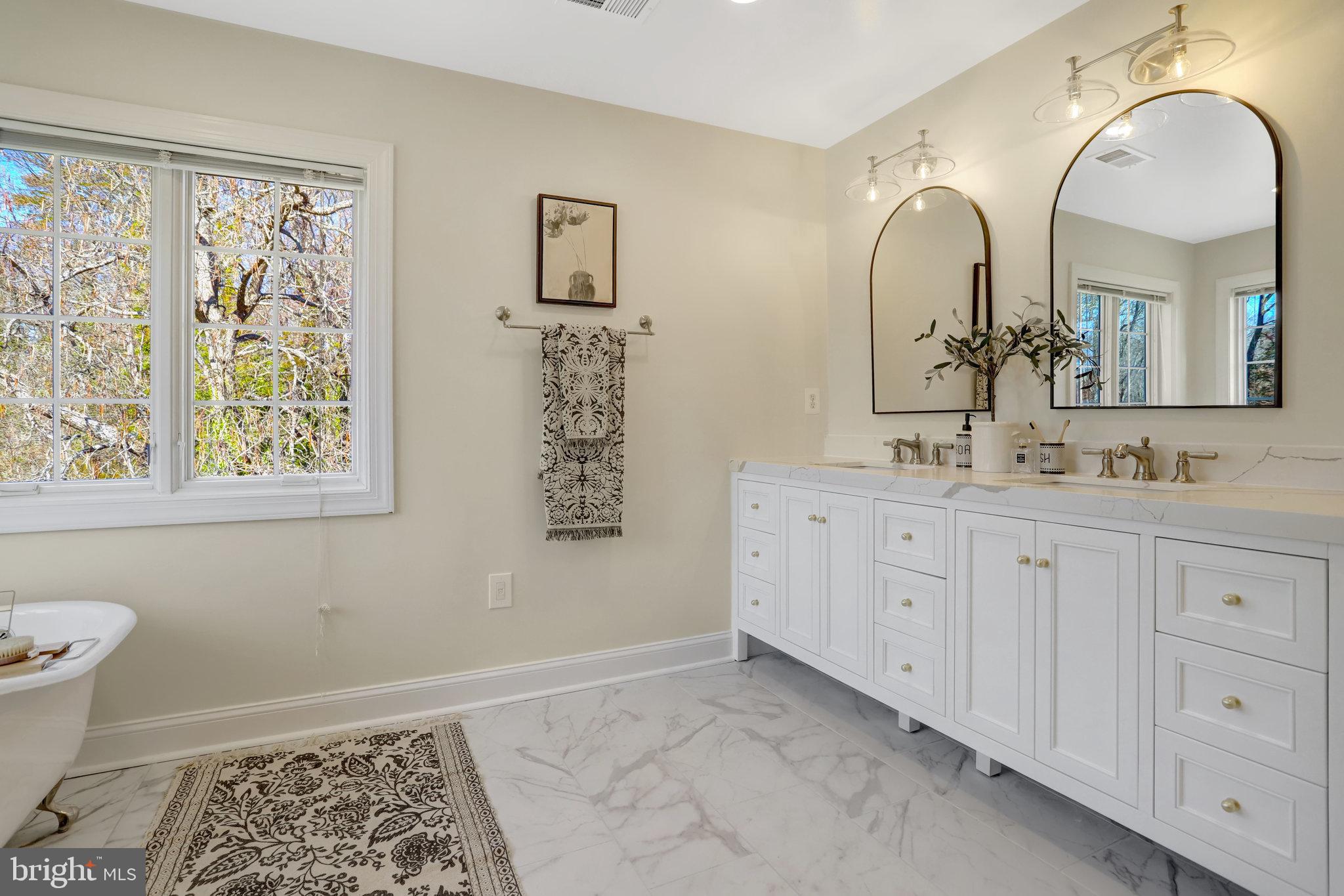 2412 SHERWOOD HALL LANE