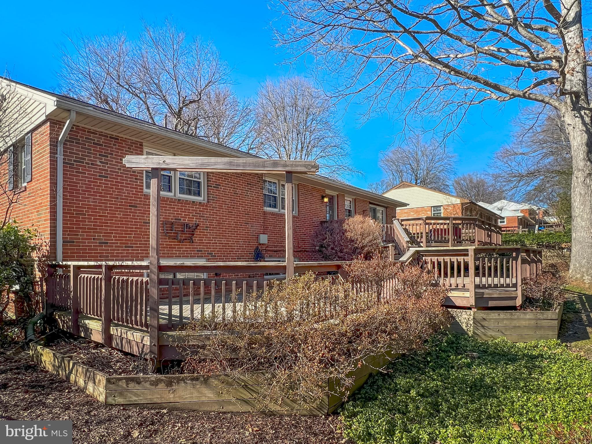 5513 SEDGWICK LANE