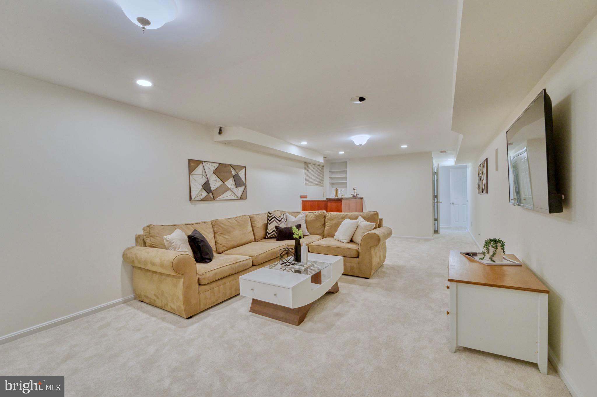 1610 WOODMOOR LANE