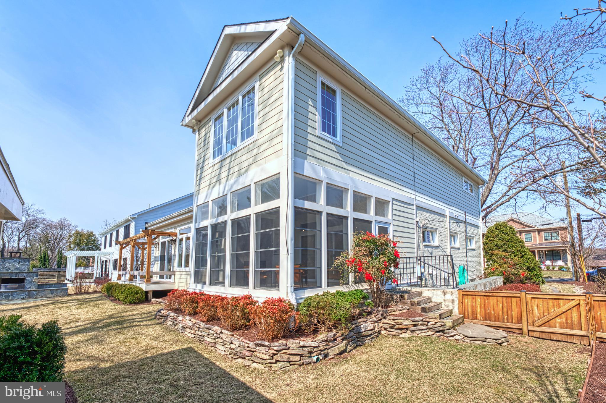 1610 WOODMOOR LANE