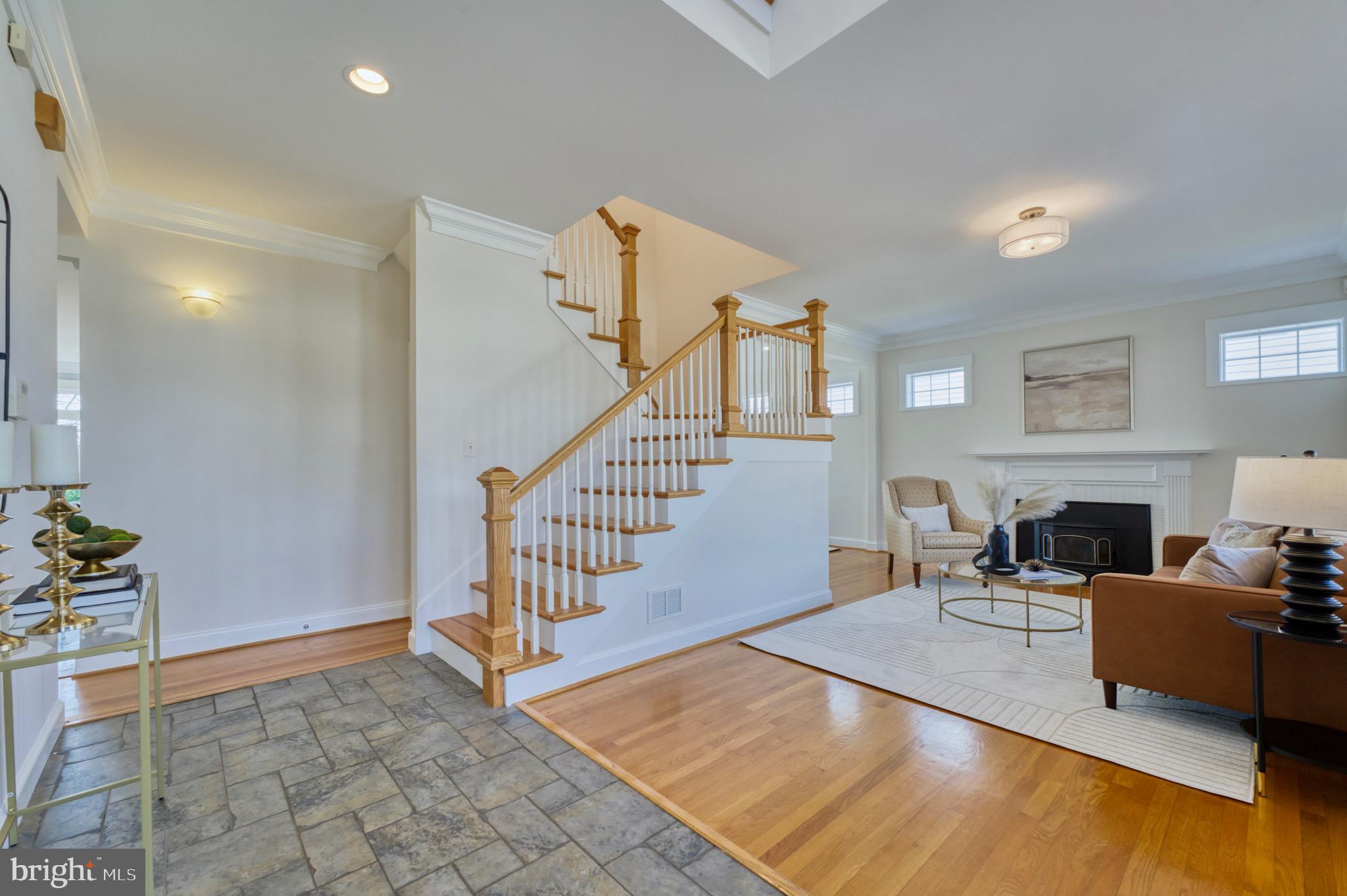 1610 WOODMOOR LANE