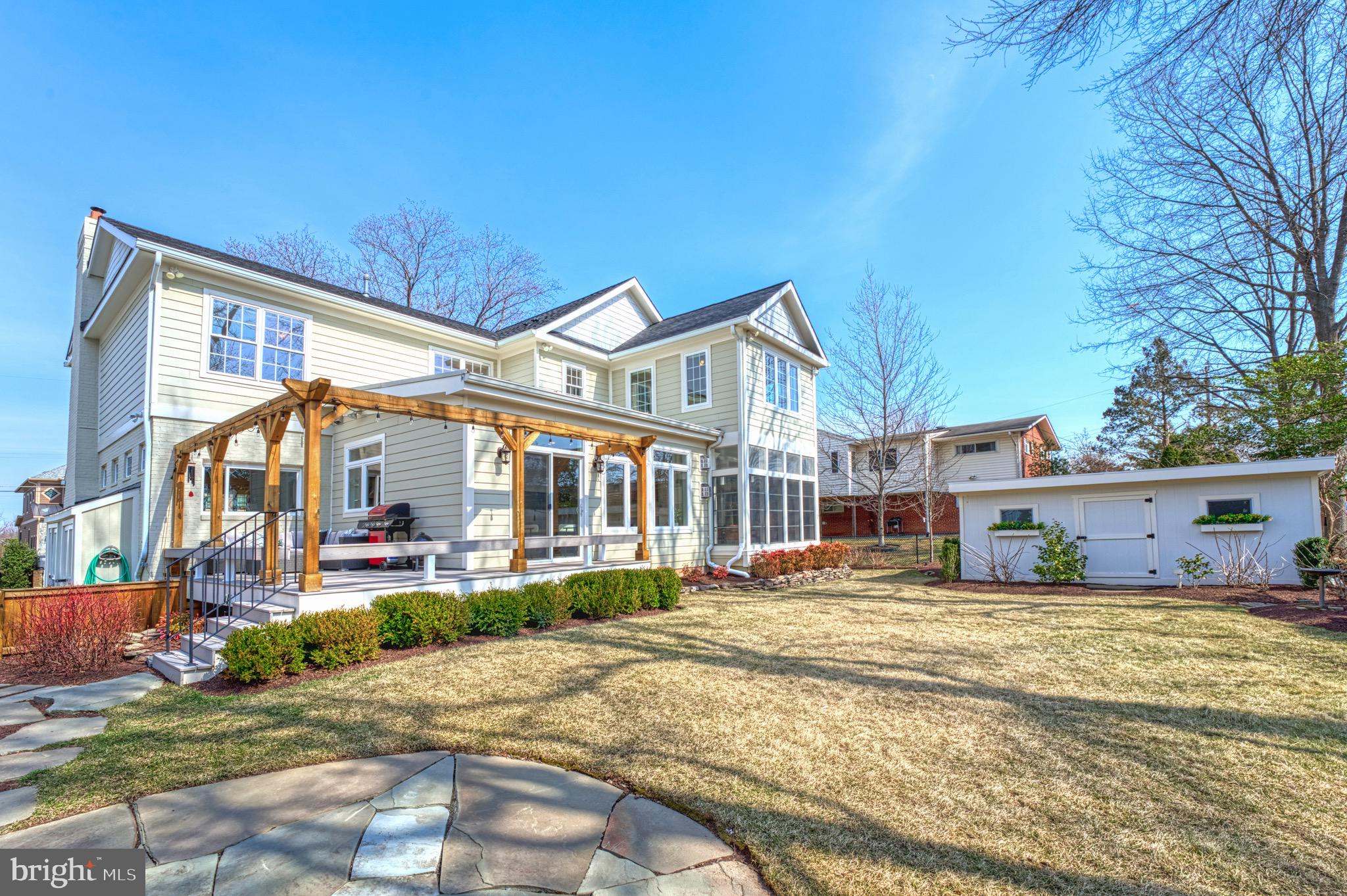 1610 WOODMOOR LANE