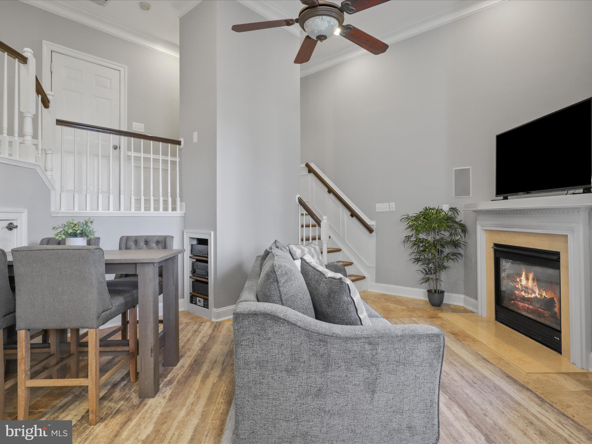 4499 MONMOUTH STREET