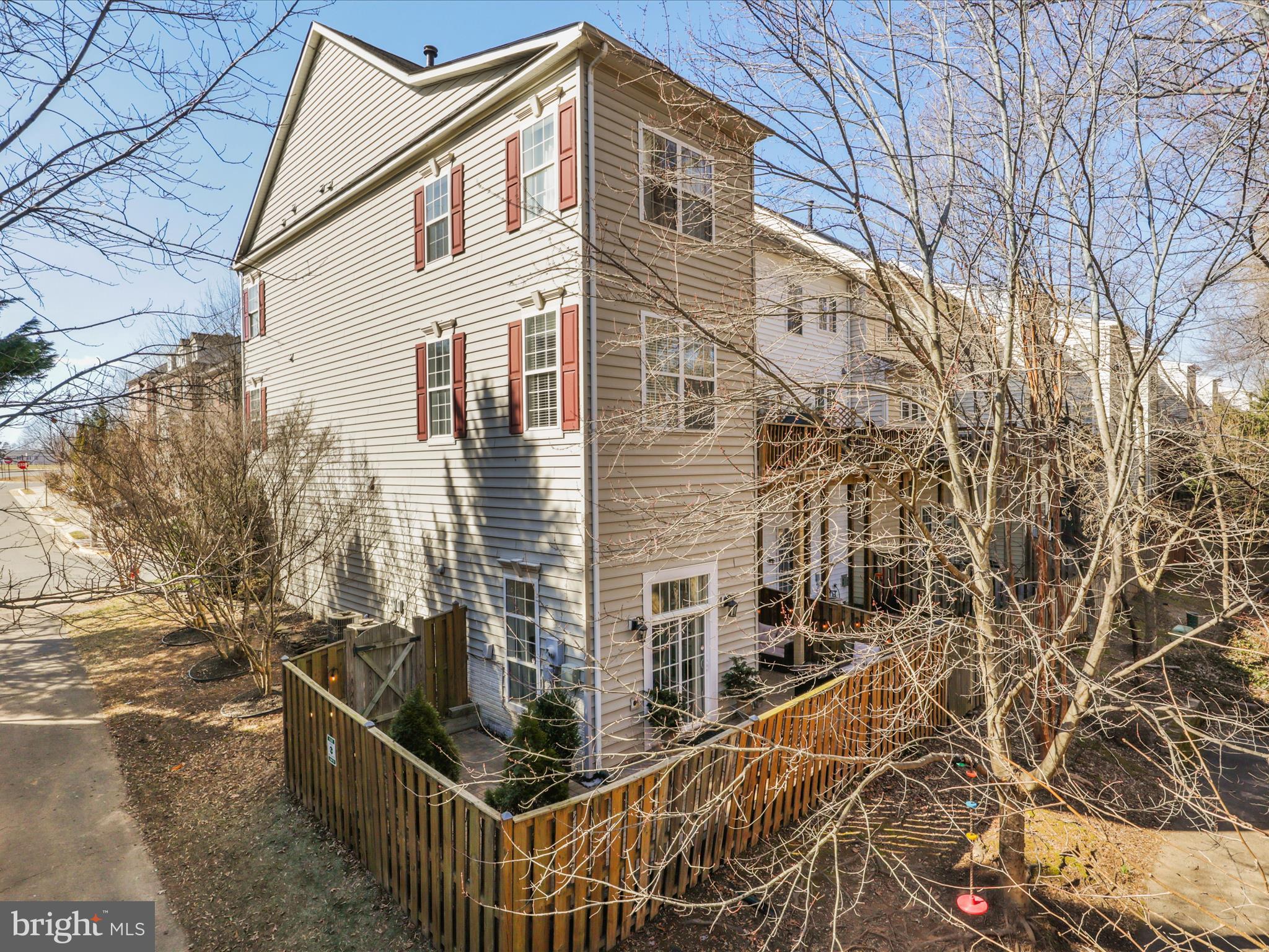 4499 MONMOUTH STREET