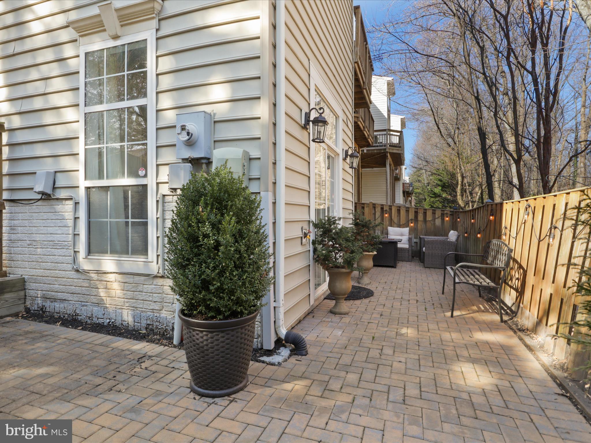 4499 MONMOUTH STREET