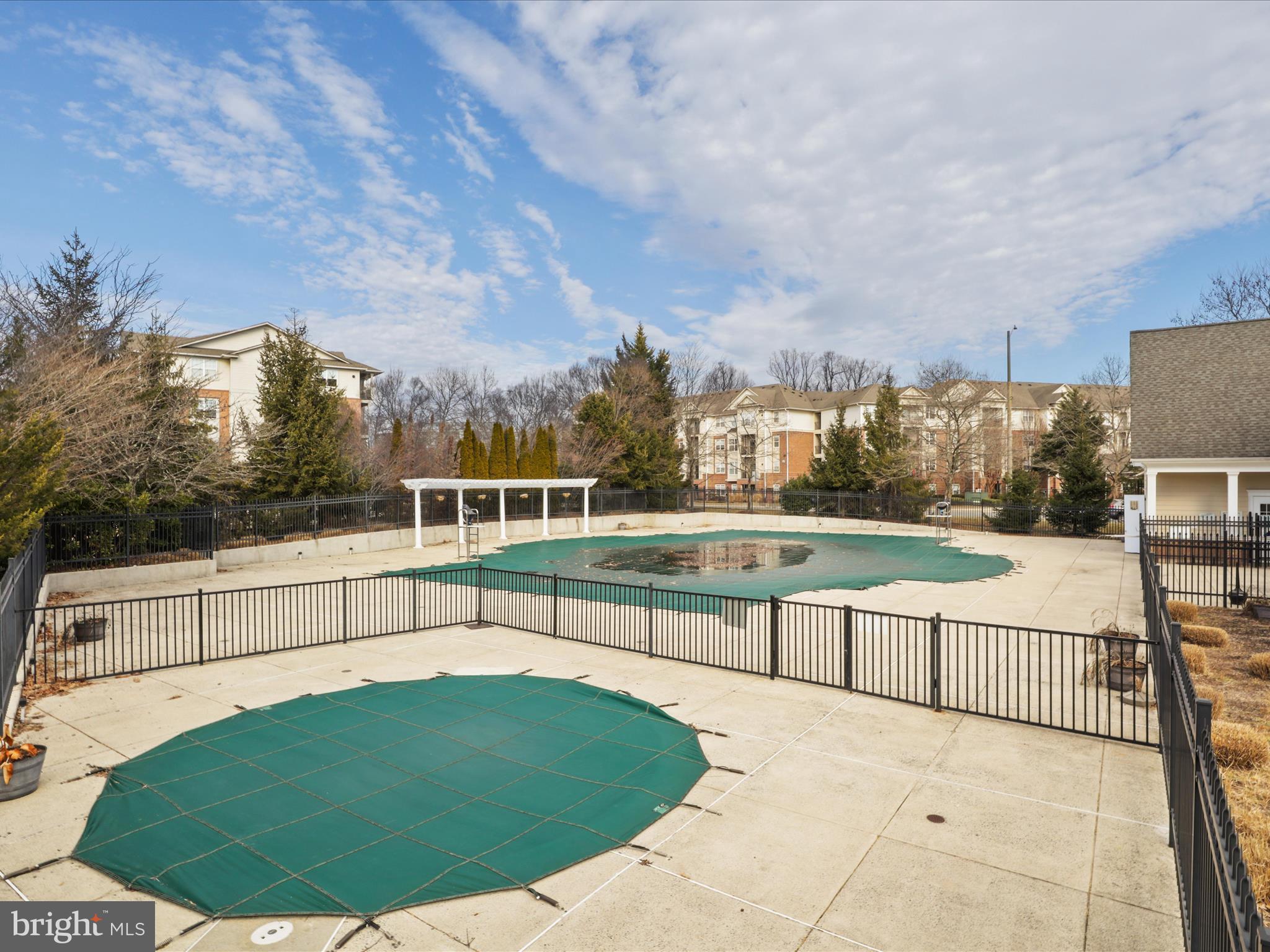 4499 MONMOUTH STREET