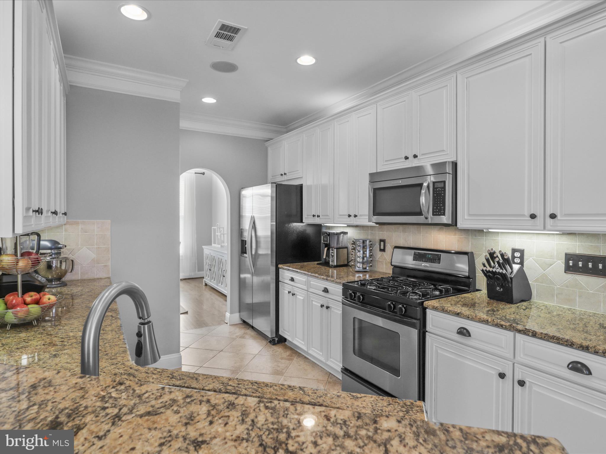 4499 MONMOUTH STREET