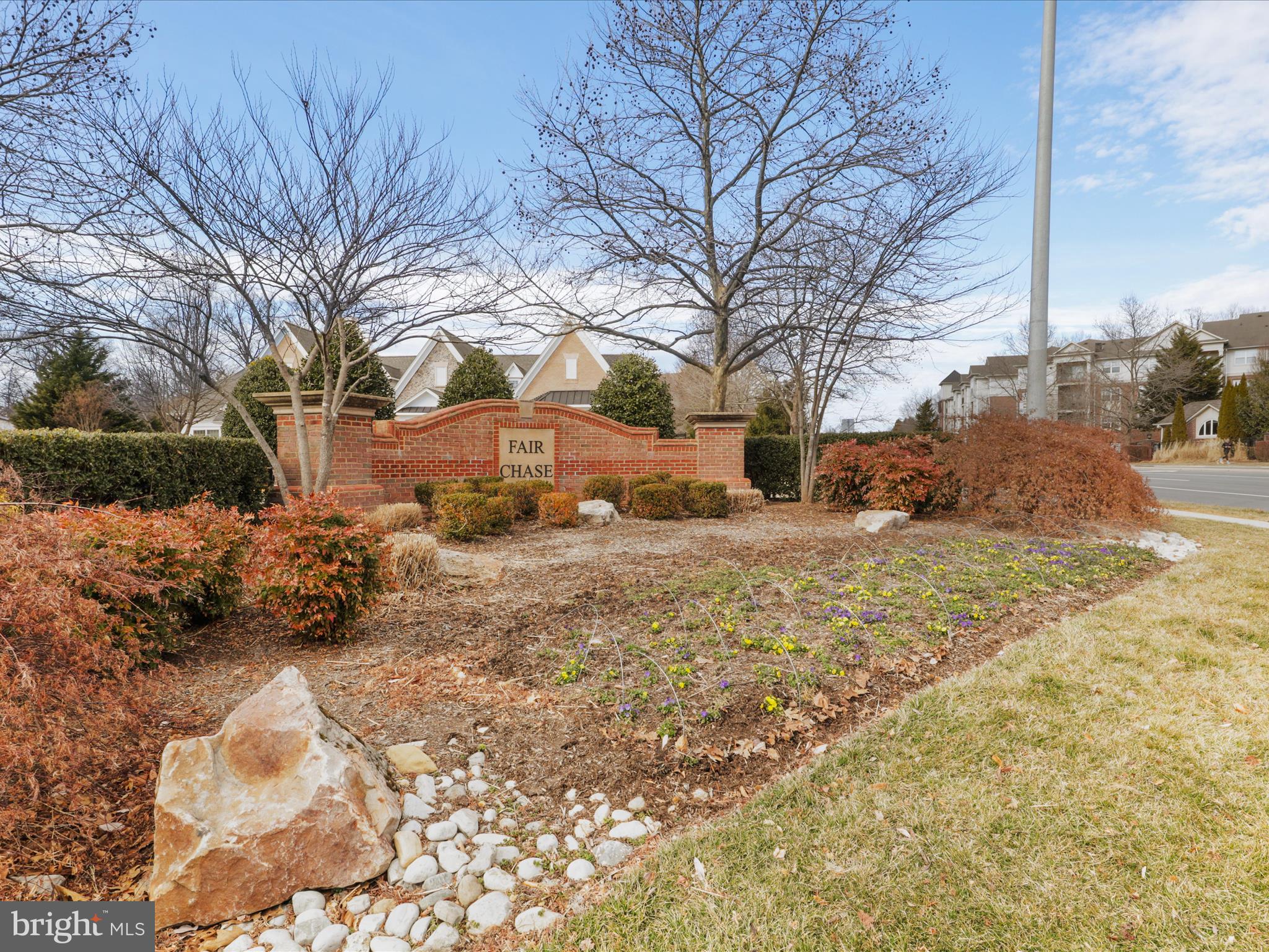 4499 MONMOUTH STREET