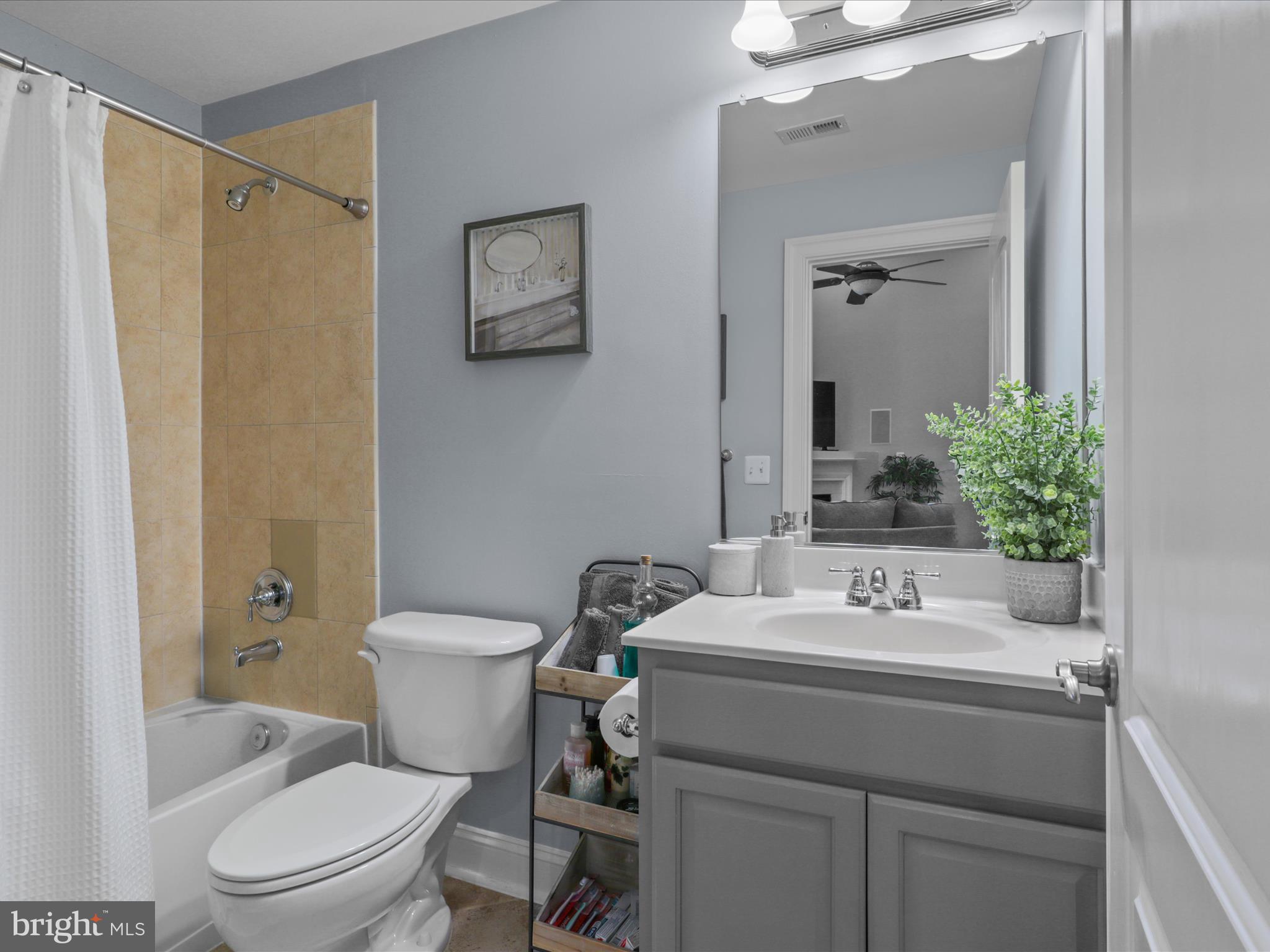 4499 MONMOUTH STREET