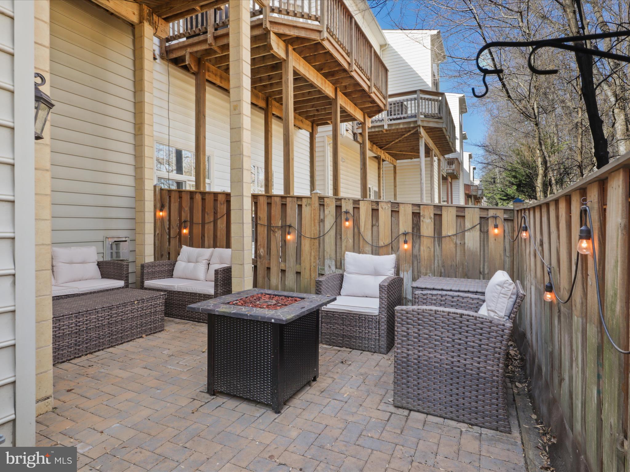 4499 MONMOUTH STREET