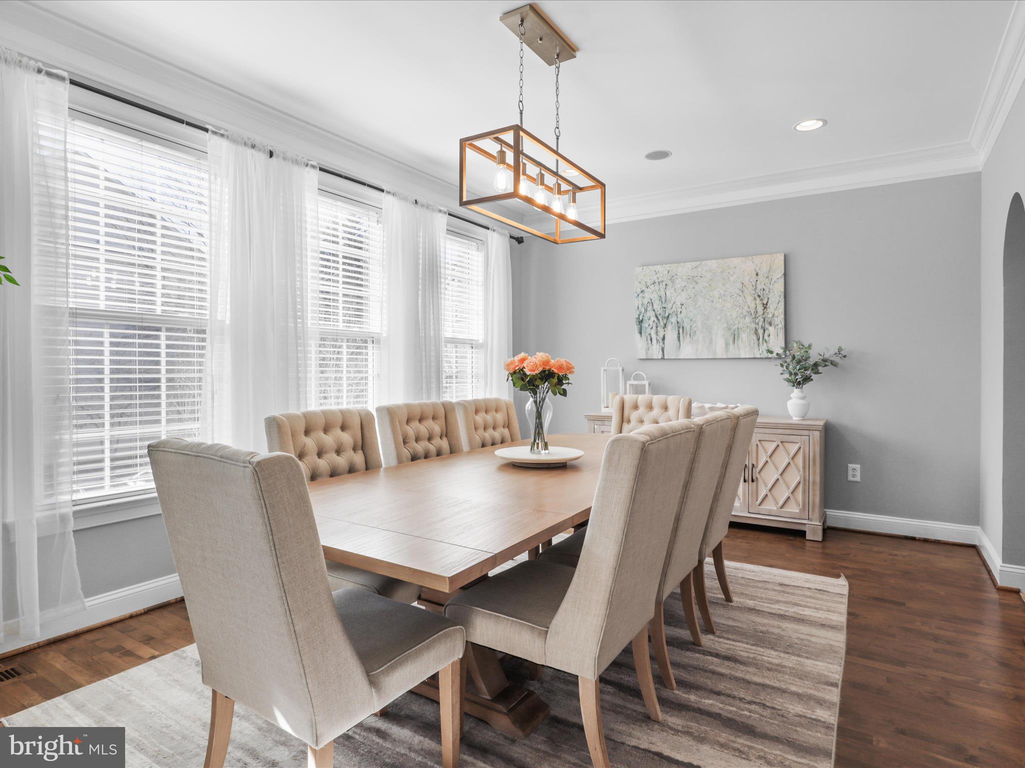 4499 MONMOUTH STREET