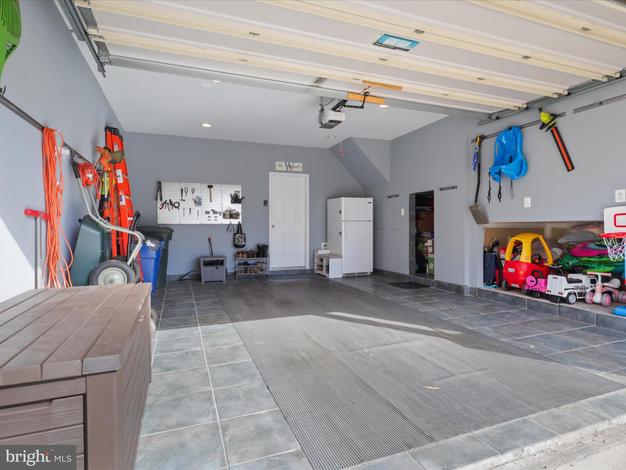 4499 MONMOUTH STREET