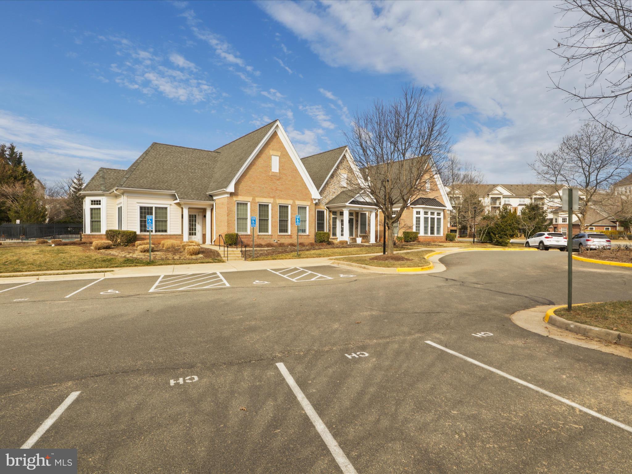 4499 MONMOUTH STREET