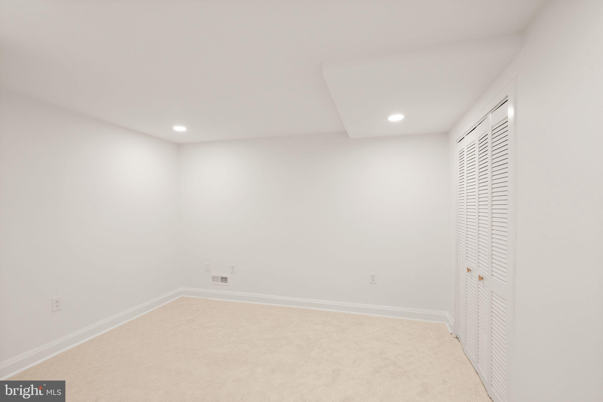 1901 MASON HILL DRIVE