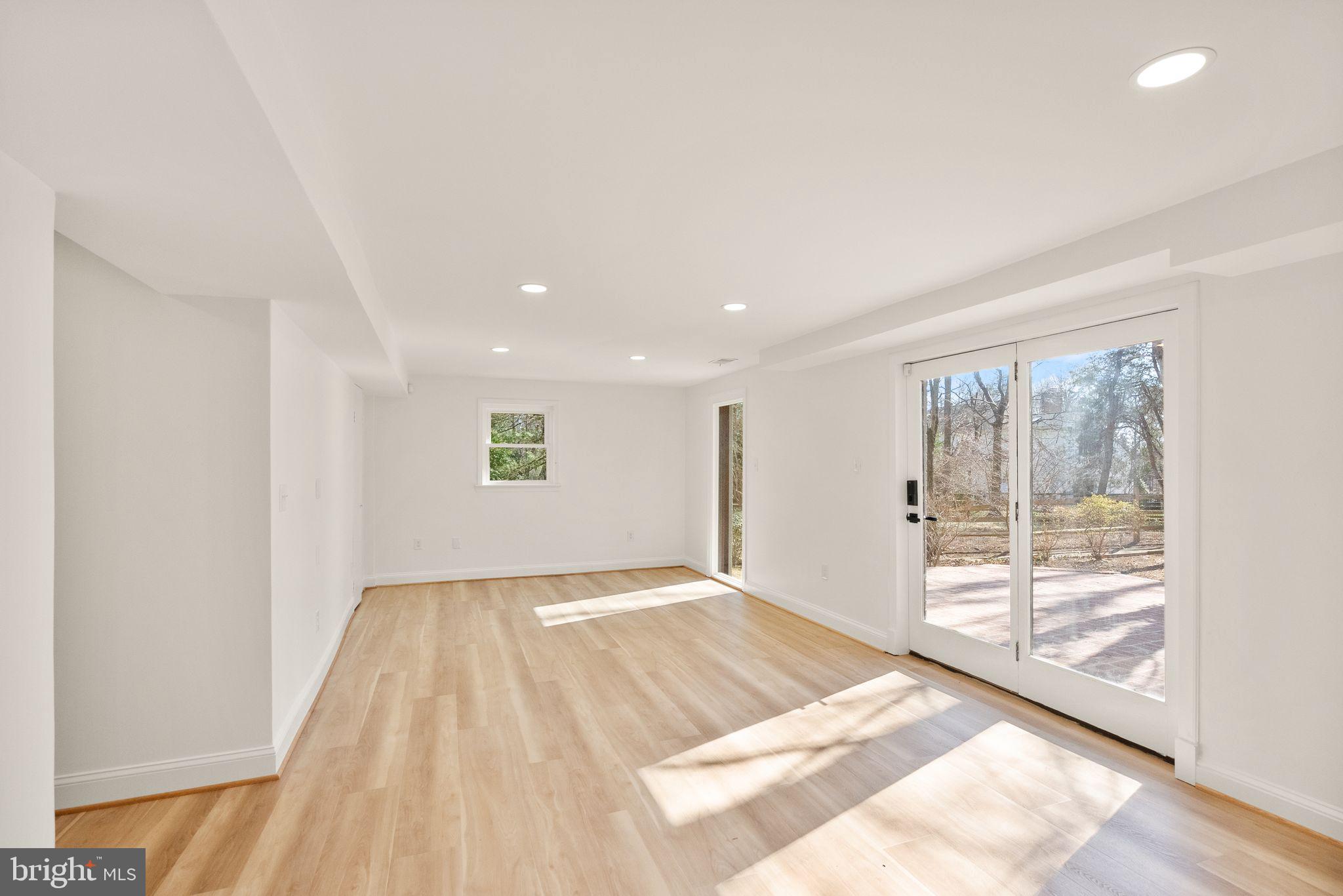 1901 MASON HILL DRIVE