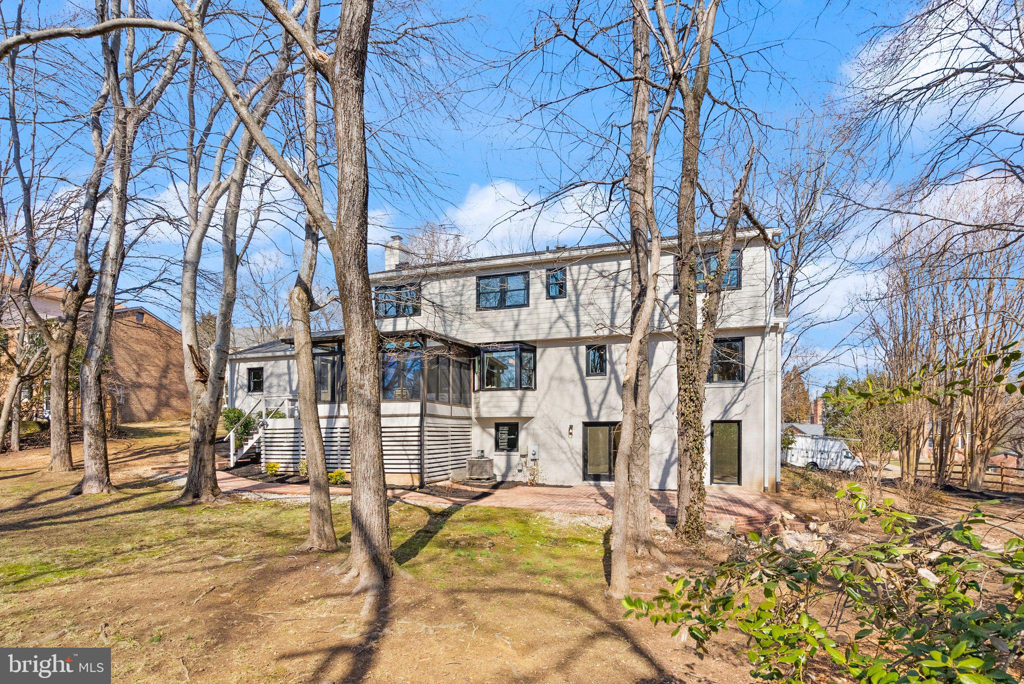 1901 MASON HILL DRIVE