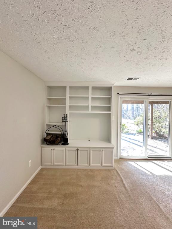 3888 MOHR OAK COURT