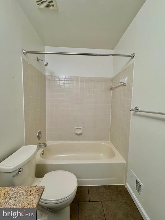 3888 MOHR OAK COURT
