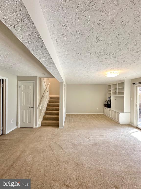 3888 MOHR OAK COURT