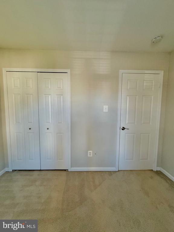 3888 MOHR OAK COURT