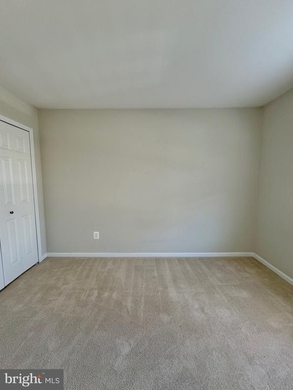 3888 MOHR OAK COURT