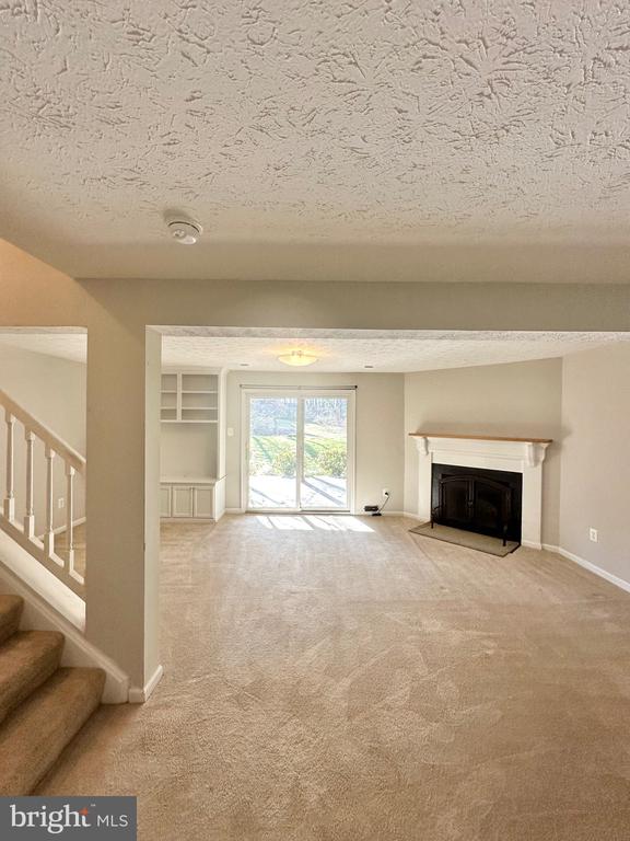 3888 MOHR OAK COURT